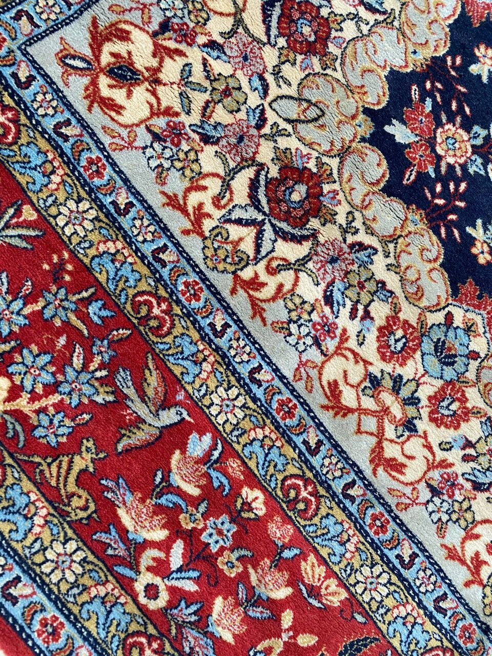Persian style carpet in wool 250x354 cm