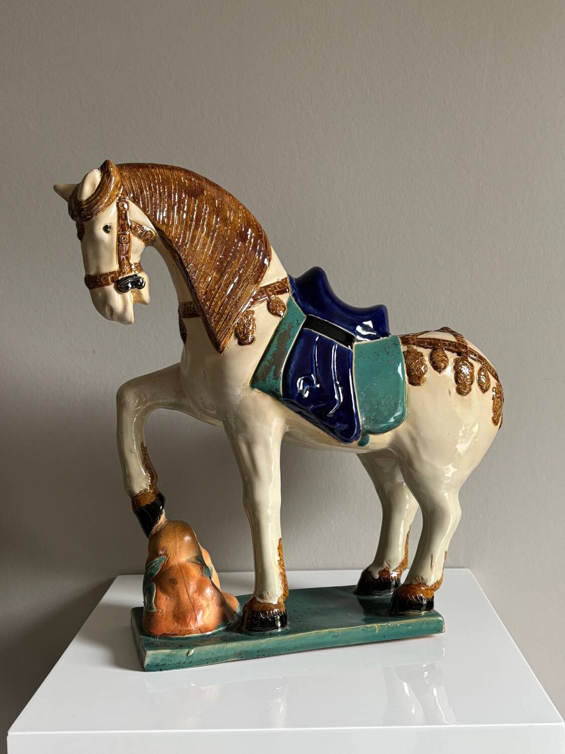 Cheval en céramique émaillée