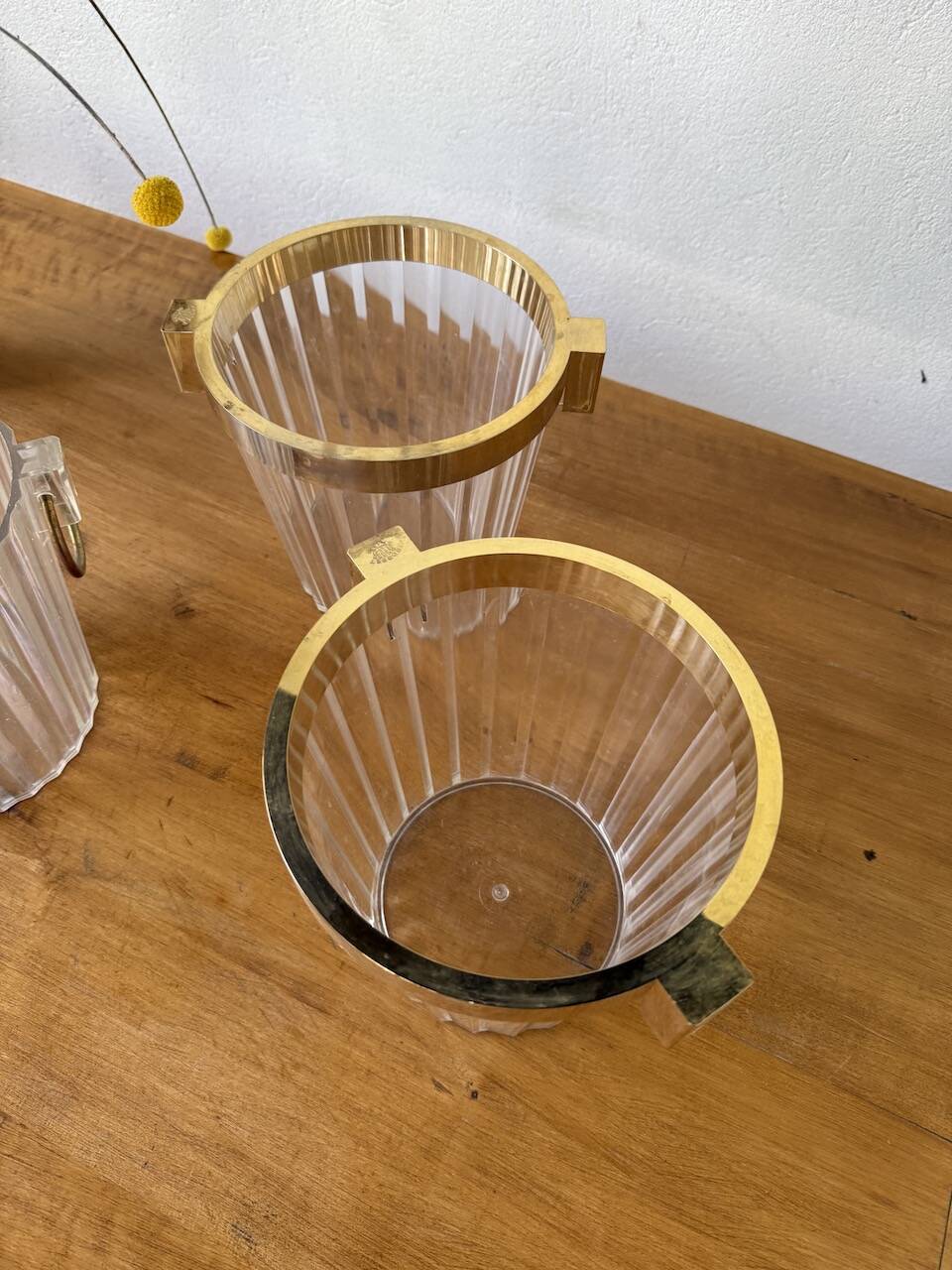 3 seaux à champagne en plexiglas transparent et doré, 1970