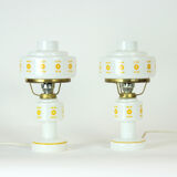 Set de 2 lampes de table en verre opalin, Tchécoslovaquie