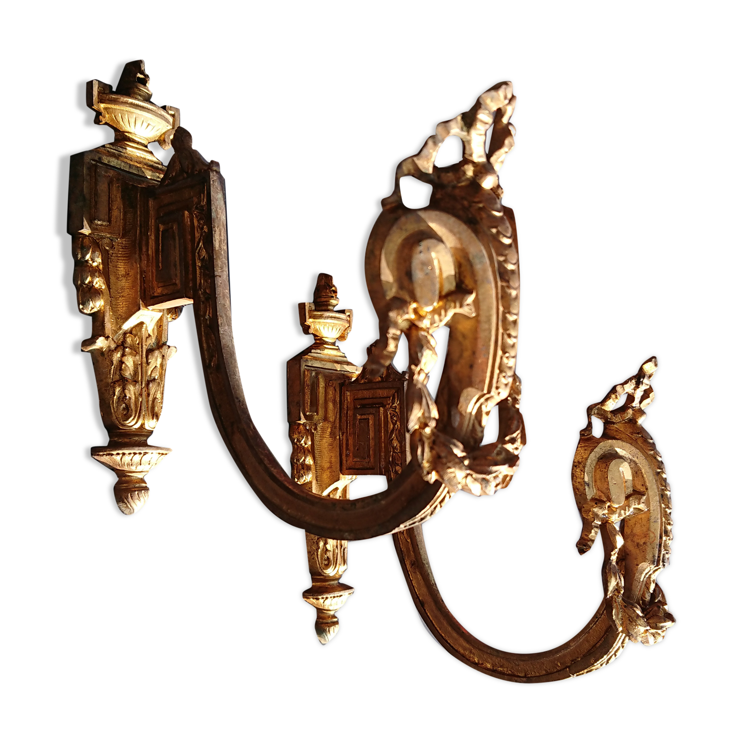 Paire de porte-embrasses en bronze doré