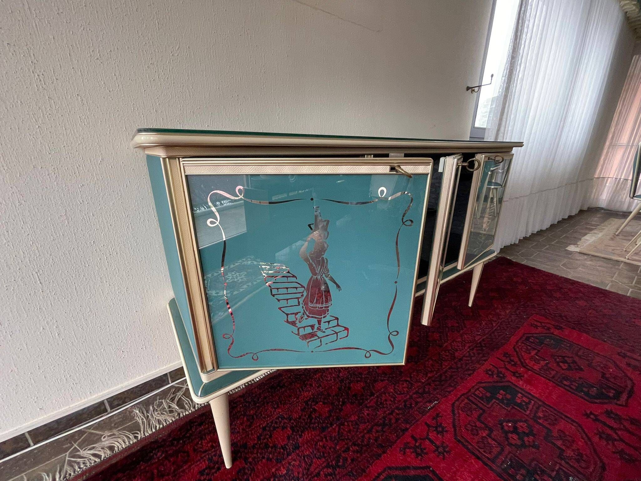 Umberto Mascagni pour Harrods Londres — Buffet trois portes