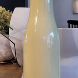 Bouteille en céramique jaune