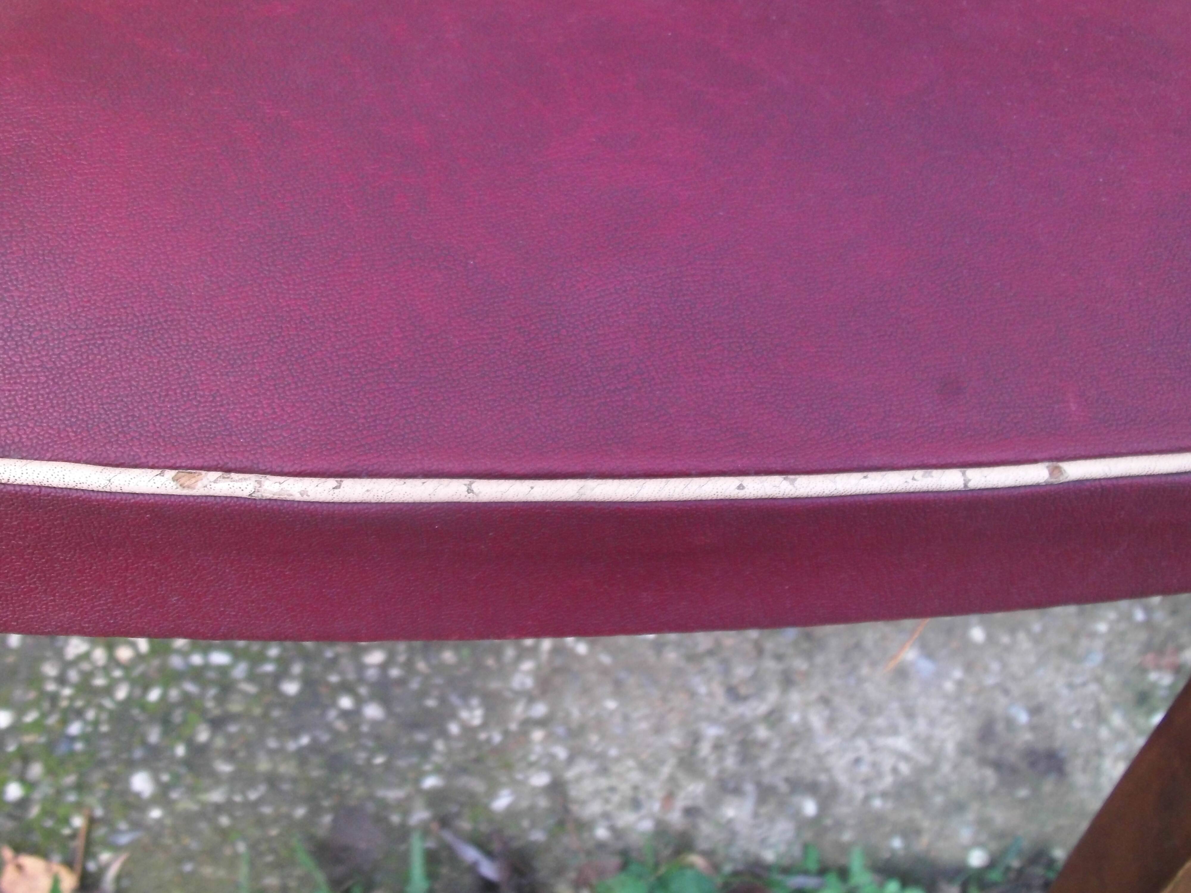 Bridge chair in red skai