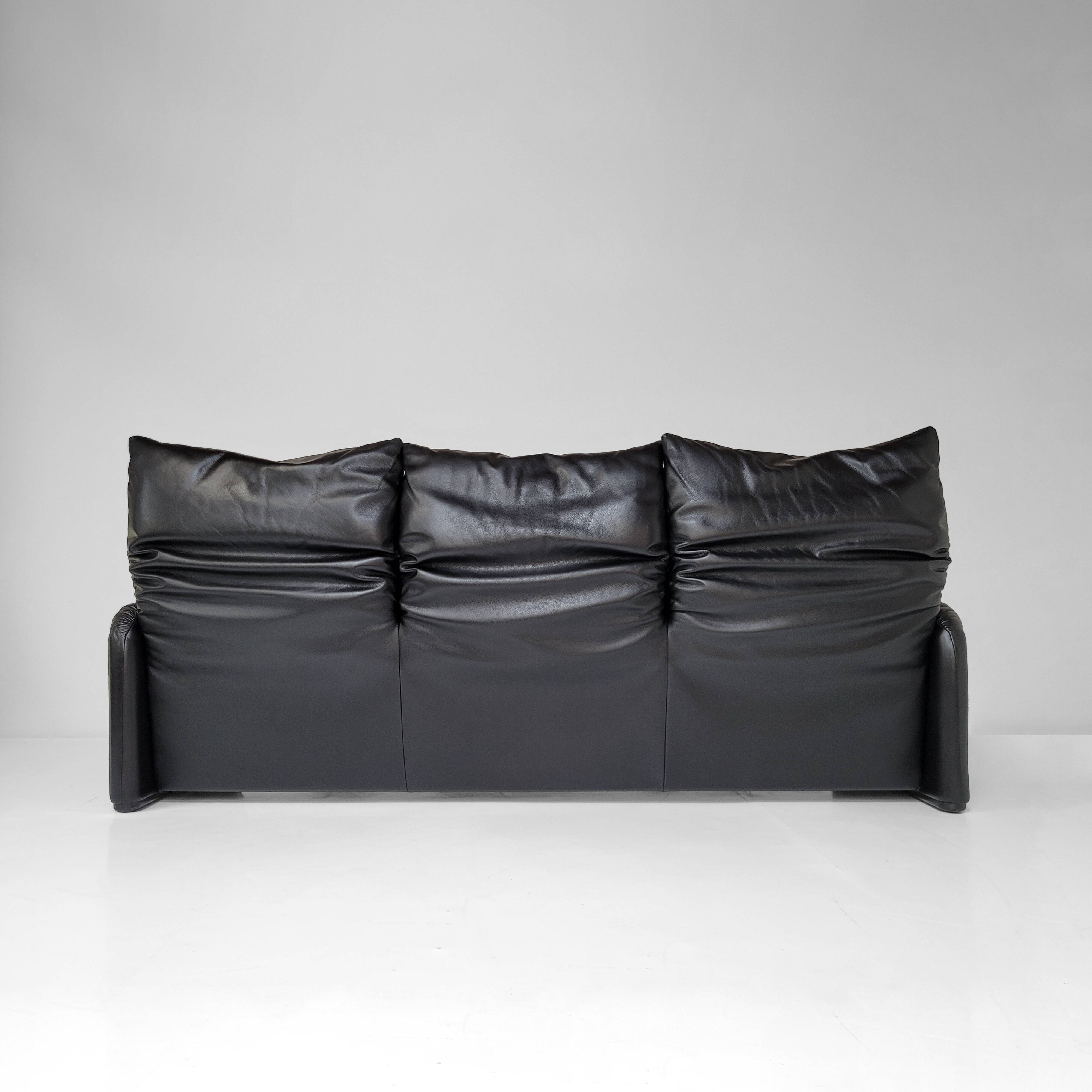 Maralunga sofa by Vico Magistretti for Cassina