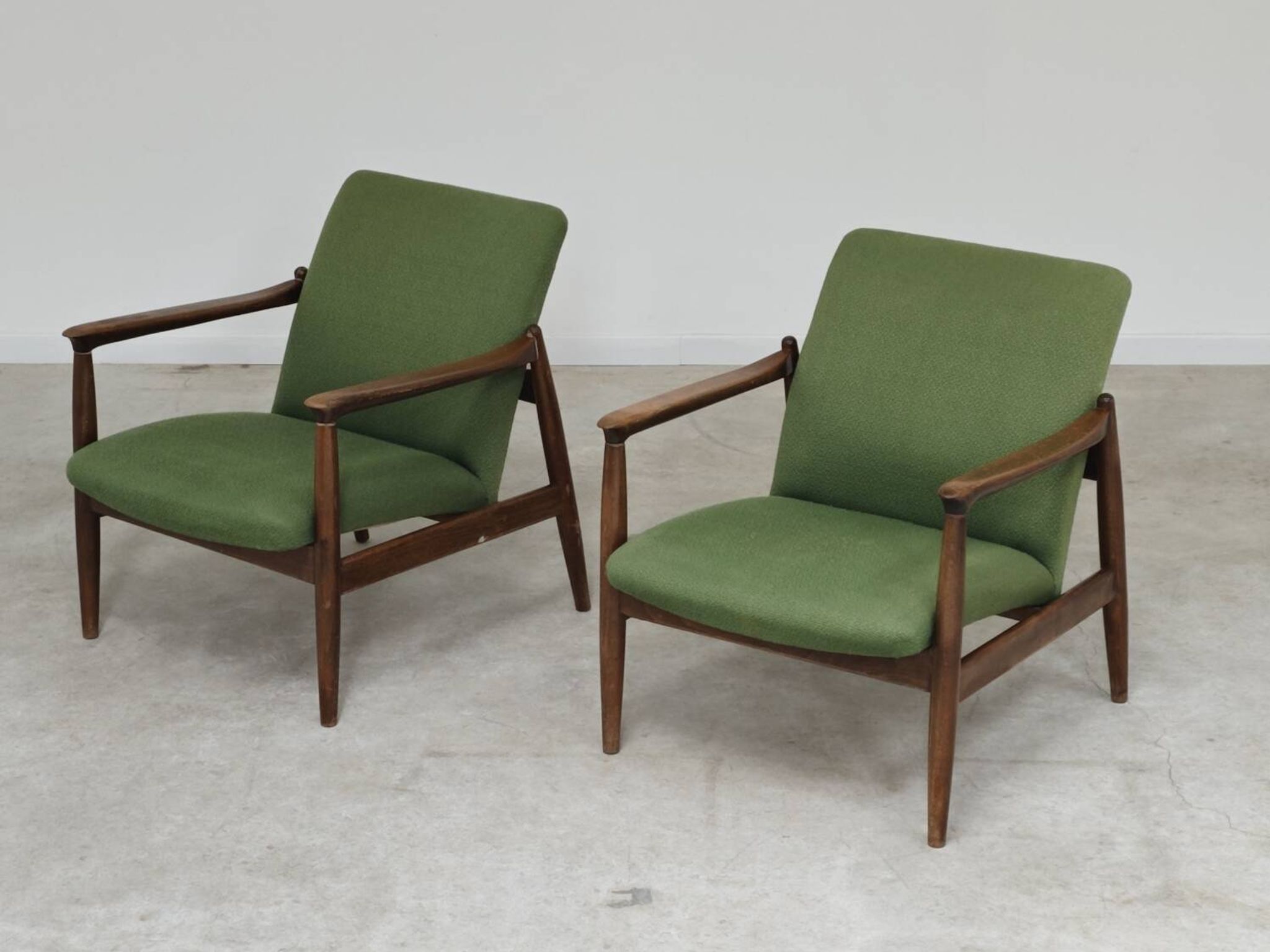 Paire de fauteuils vert GMF 64 par
Edmund Homa, Pologne 1960