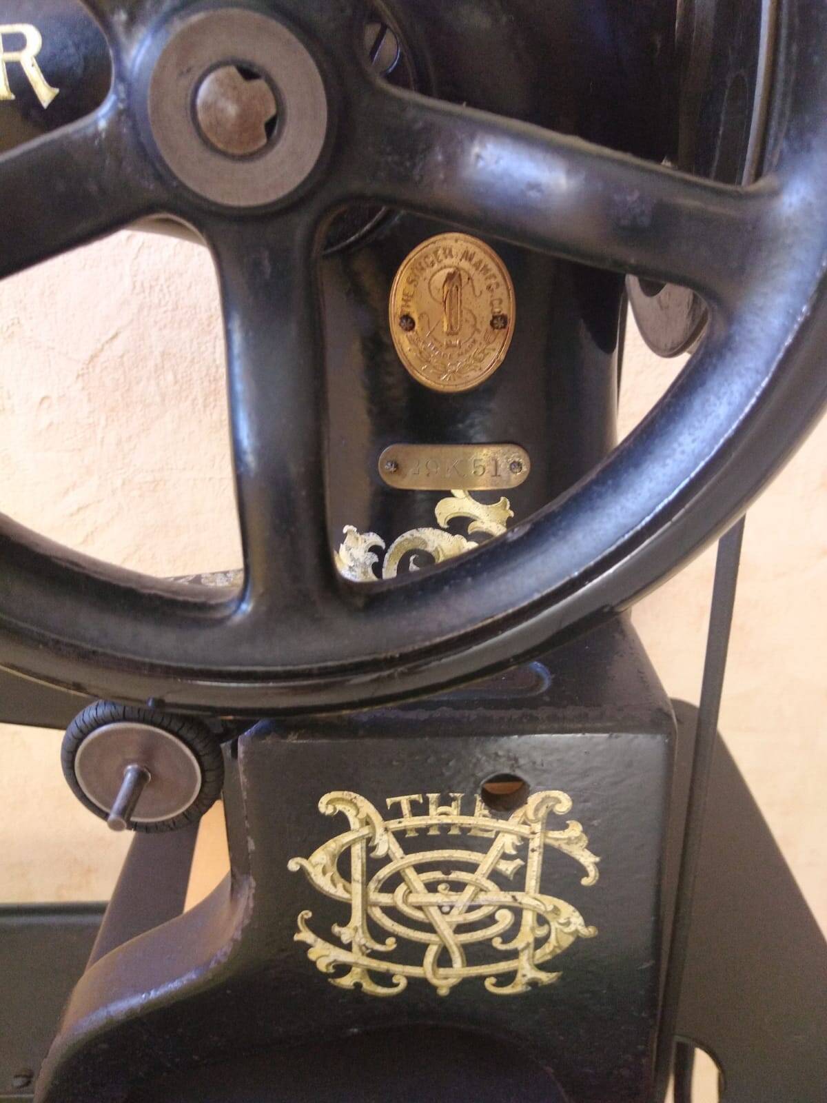 Singer shoemaker/bootmaker sewing machine year 1929/n) series 29k51