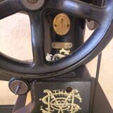 Singer shoemaker/bootmaker sewing machine year 1929/n) series 29k51