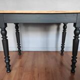 Farm table