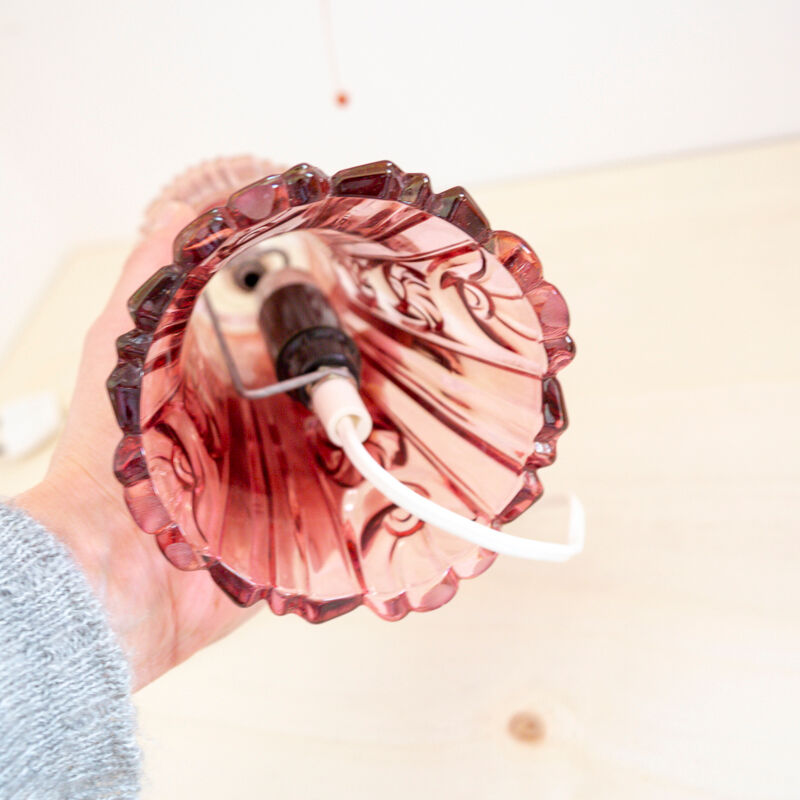 Pink chiseled glass table lamp