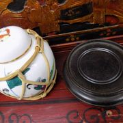 China porcelain lot 3 pots lid and wooden supports