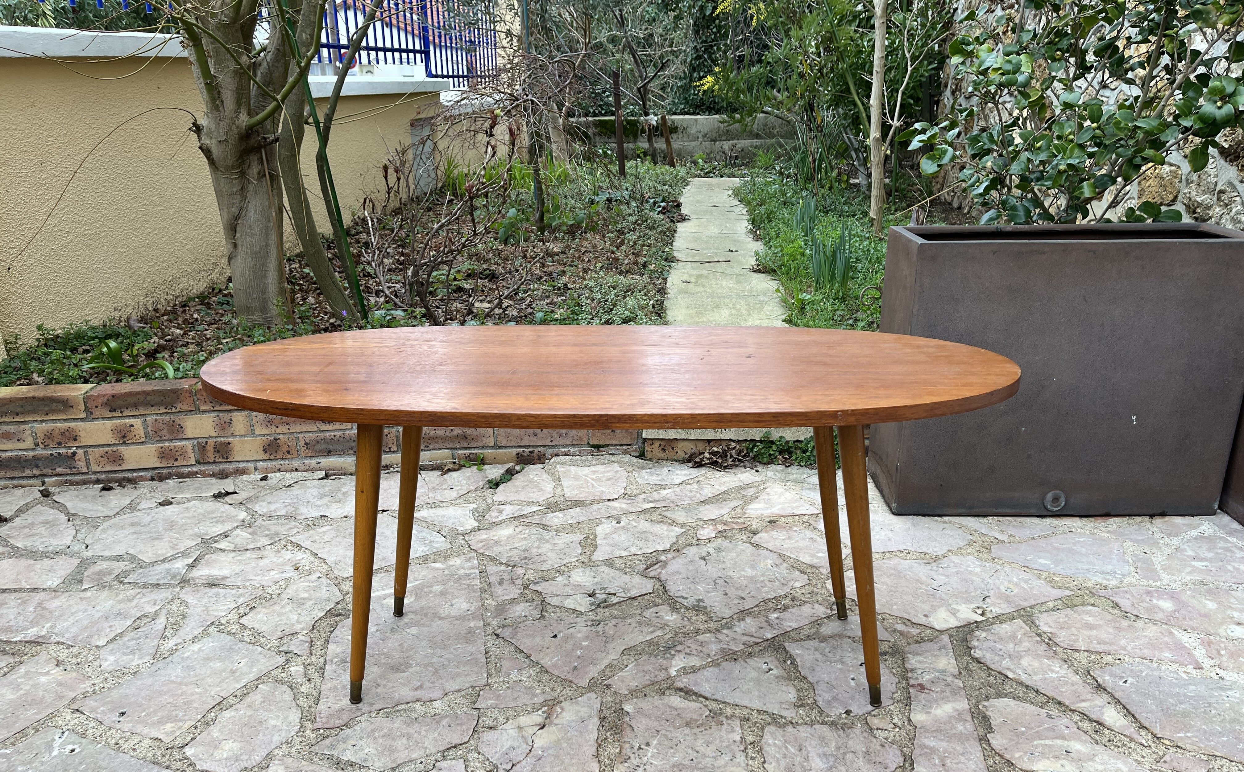 Table basse ovale en bois