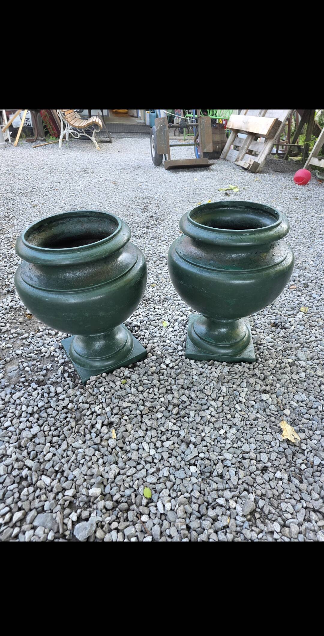 Paire de vases medicis en fonte du XIXème