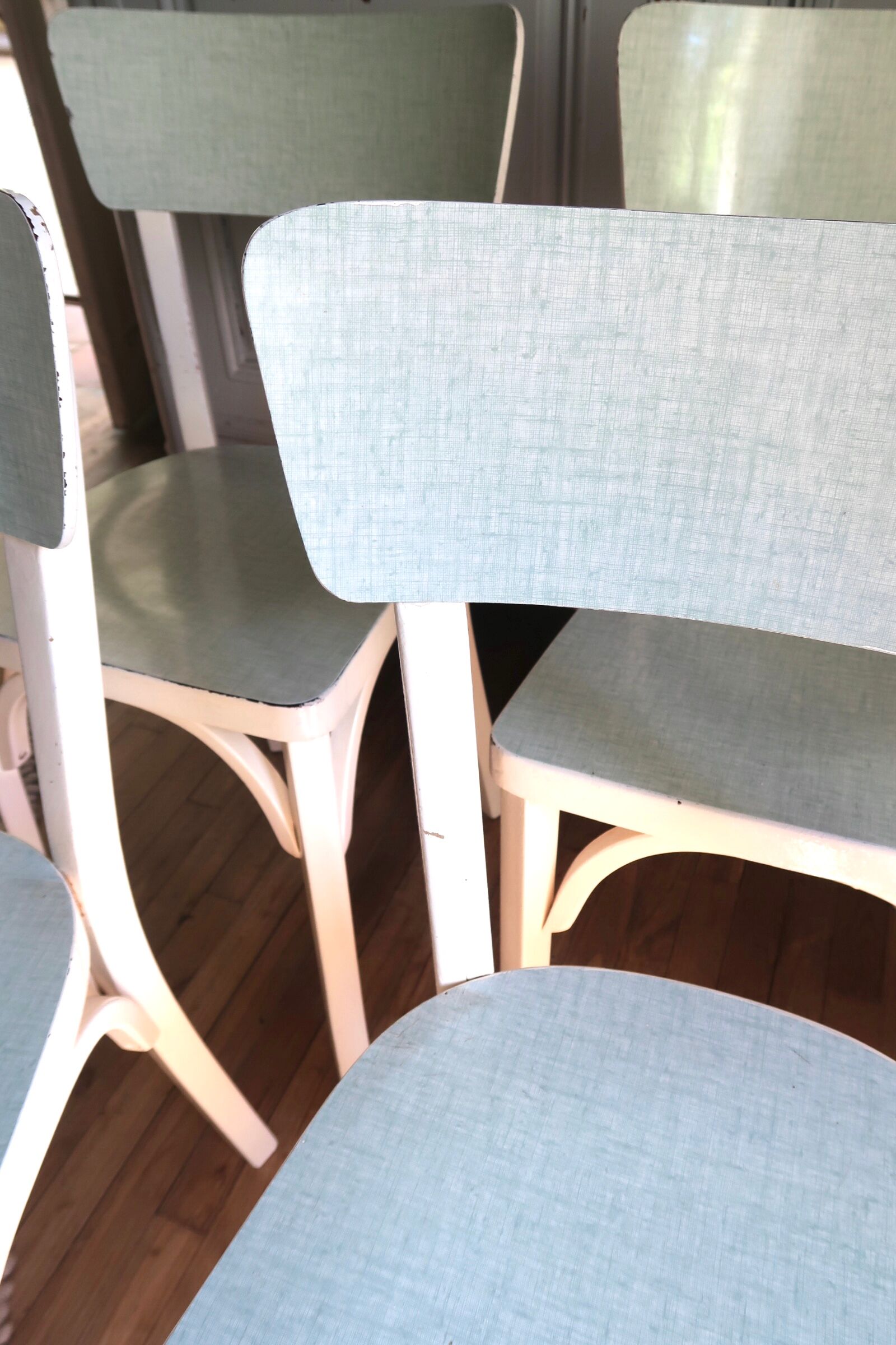 Lot de 4 chaises bistrot Baumann en bois et formica