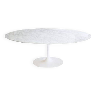 Marble table with tulip base