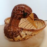 Braided wicker zoomorphic bread basket