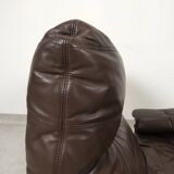 Fauteuil et ottoman Marsala en cuir marron par Michel Ducaroy pour  Ligne Roset