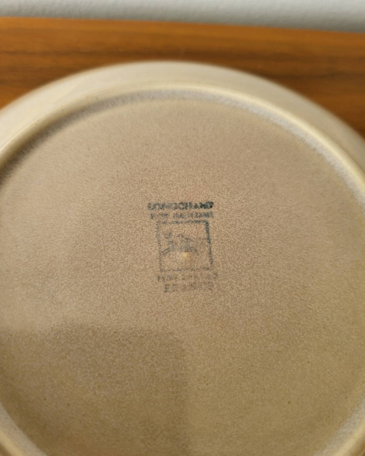 Ensemble de 2 grandes tasses et sous-tasse en grès Longchamp