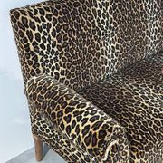 Sofa vintage en velours léopard / sofa mural avec accoudoirs rabattables, France.