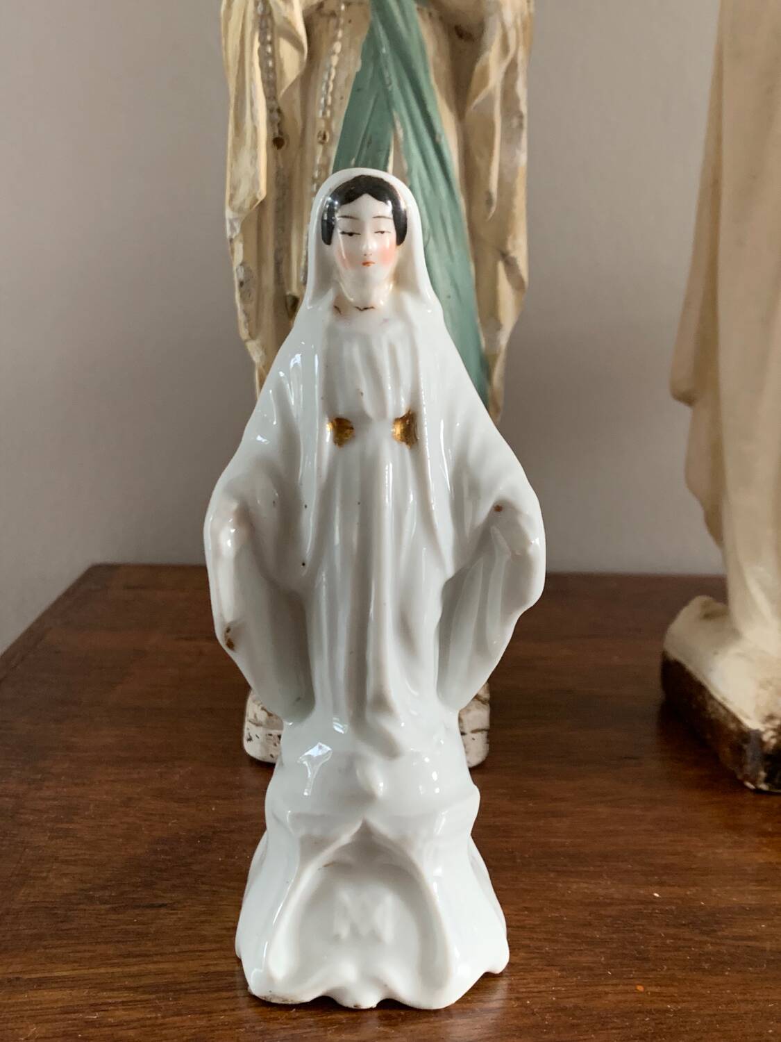 Virgin Mary in porcelain