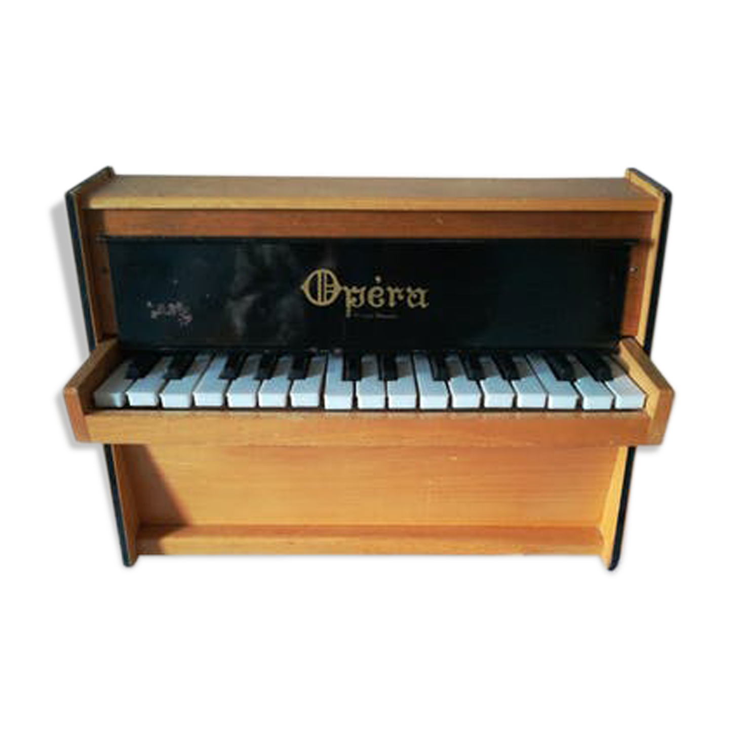 Miniature piano Opera for children