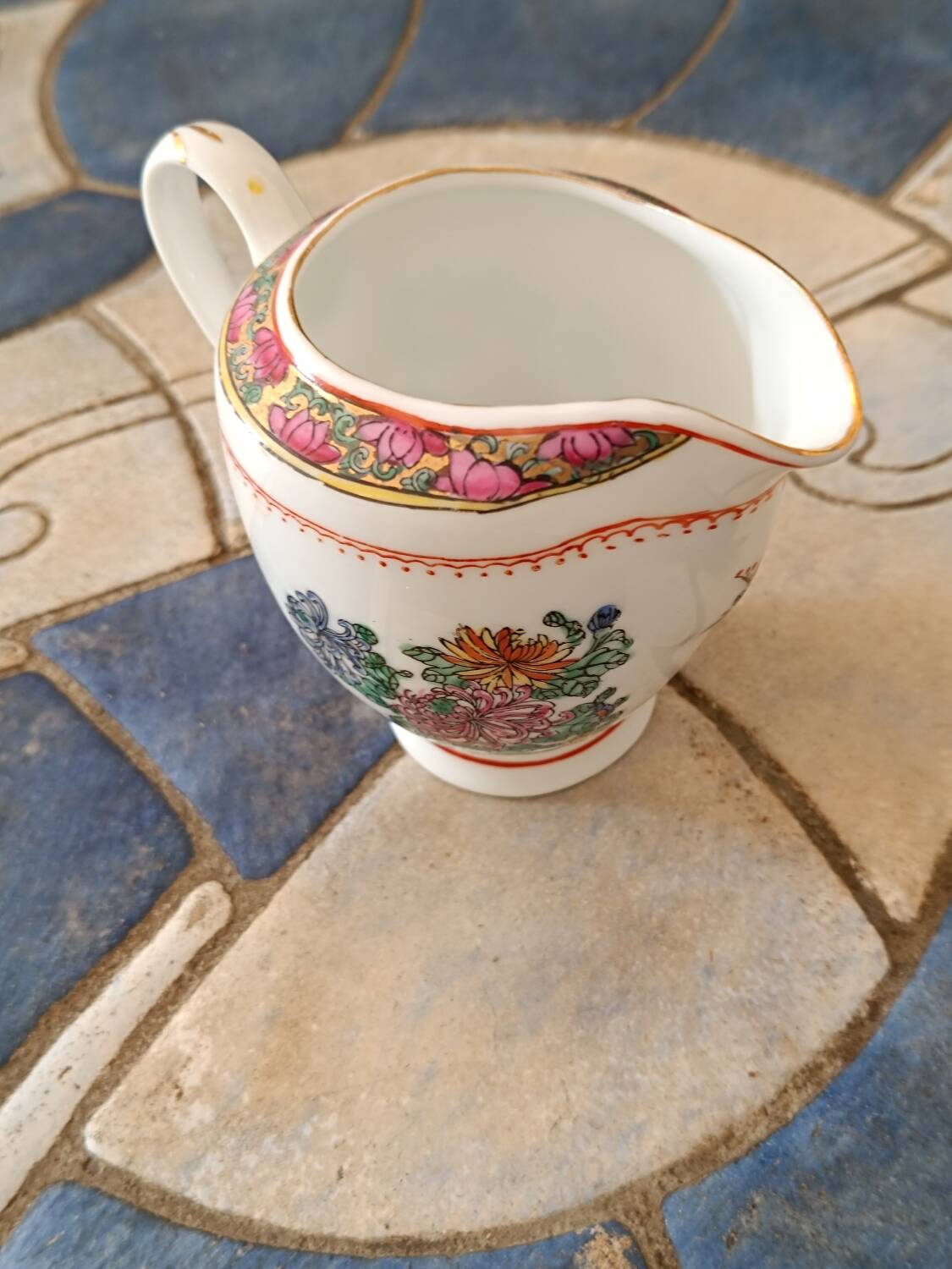 Vintage Chinese porcelain milk jug service