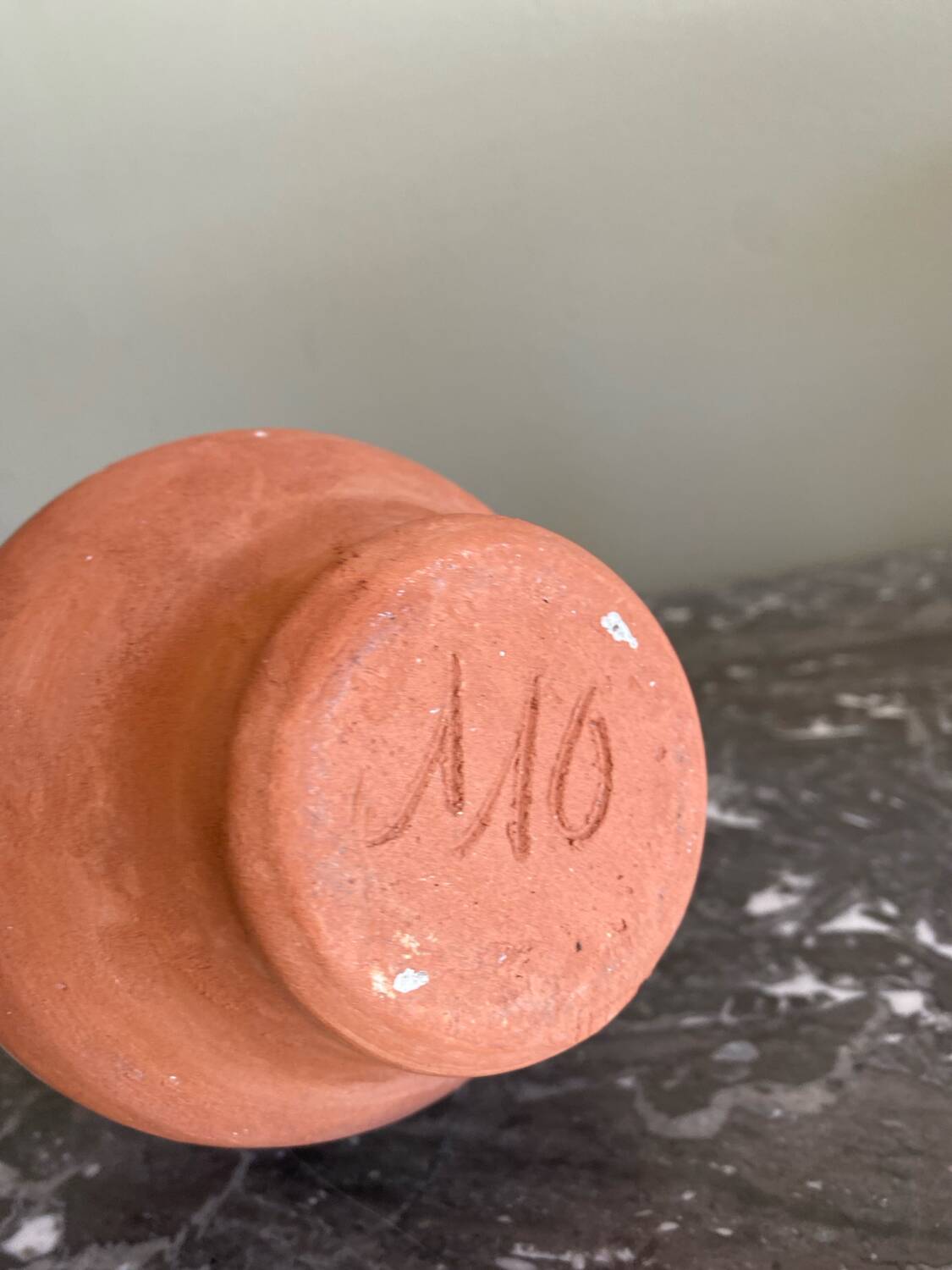 Cruche ancienne en terre cuite vernissée