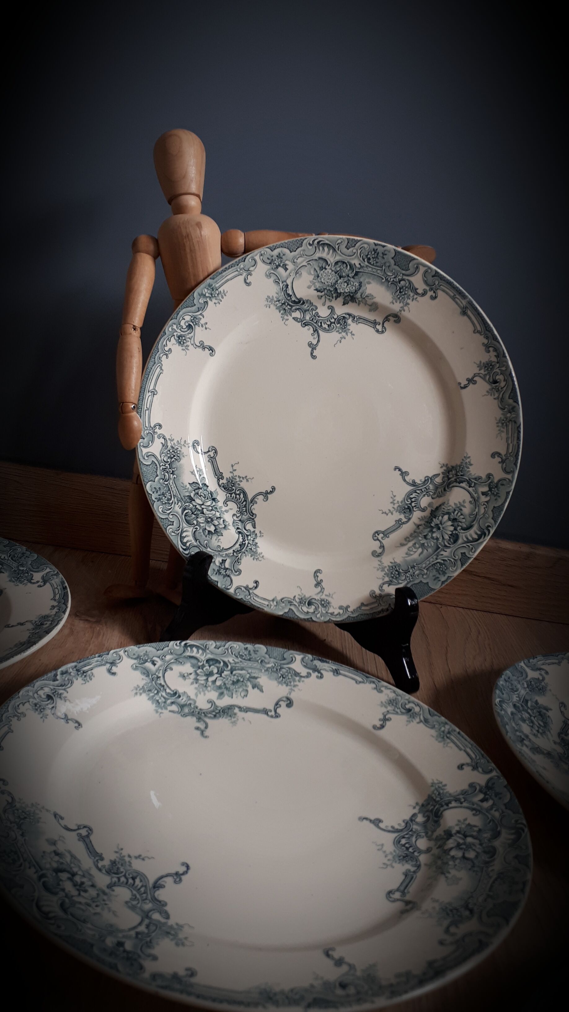 Lot of 6 plates Boch Dauphin