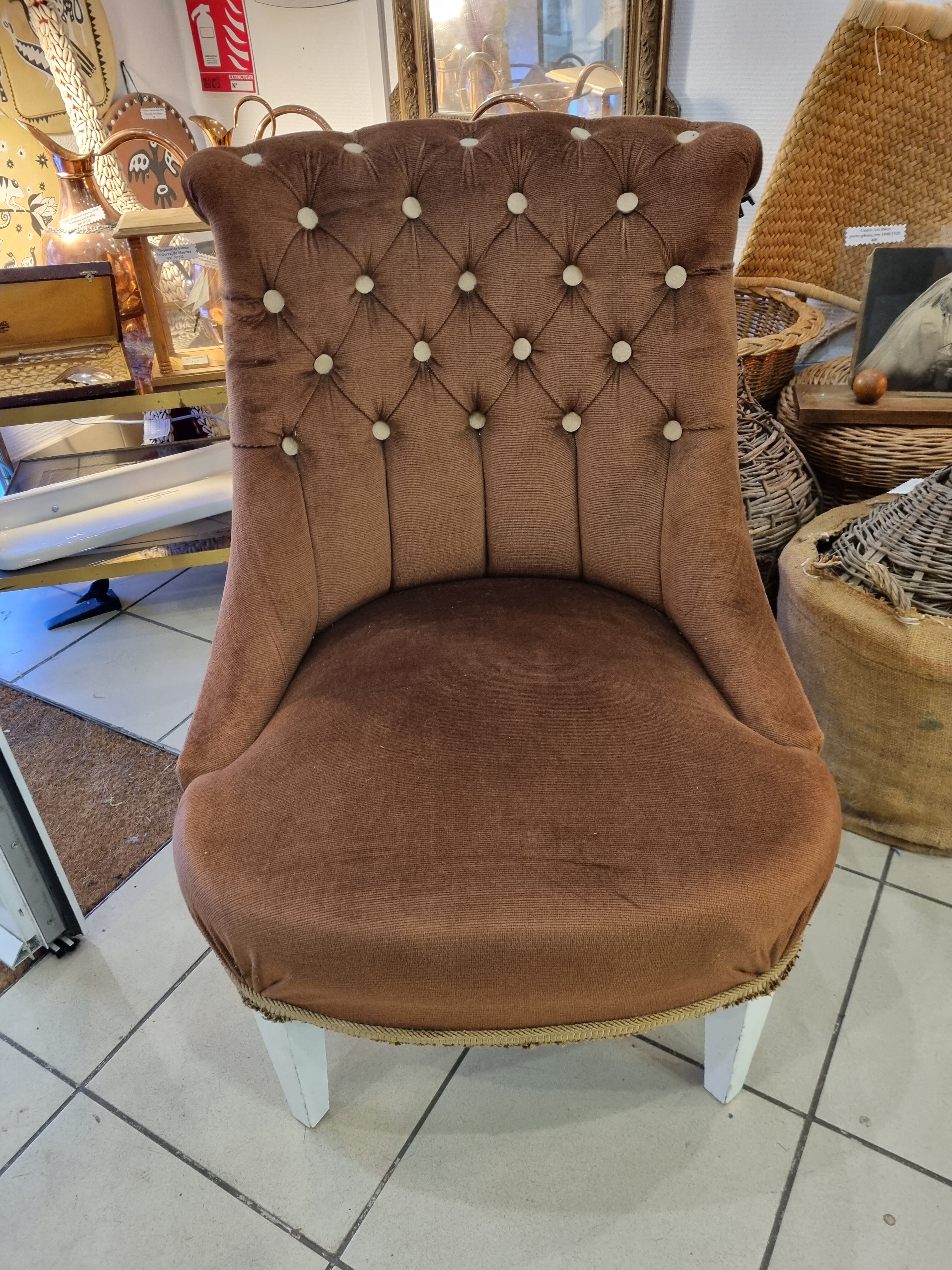 Fauteuil crapaud  capitonné 1970