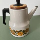 Cafetière émaillée vintage fleurie. Couleurs orange, marron, jaune et vert.