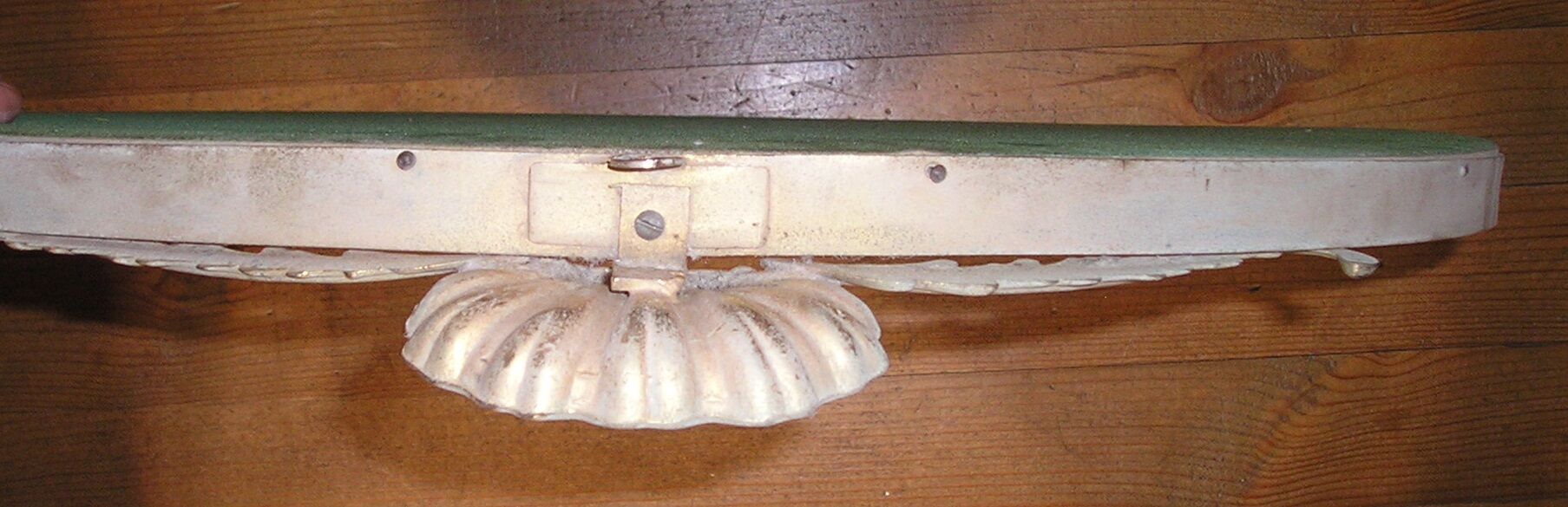 Golden bronze mirror with 55 cm shell