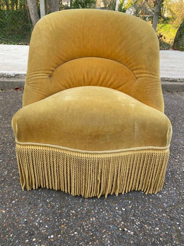 Fauteuil crapaud en velours jaune moutarde du 19ème