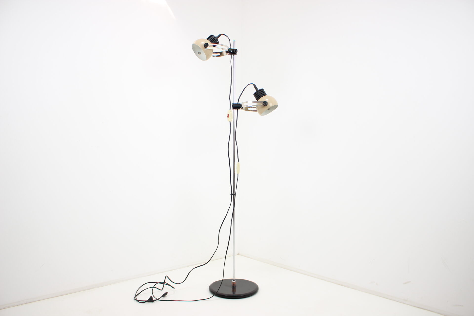 Mid-century adjustable floor lamp, 1970's.