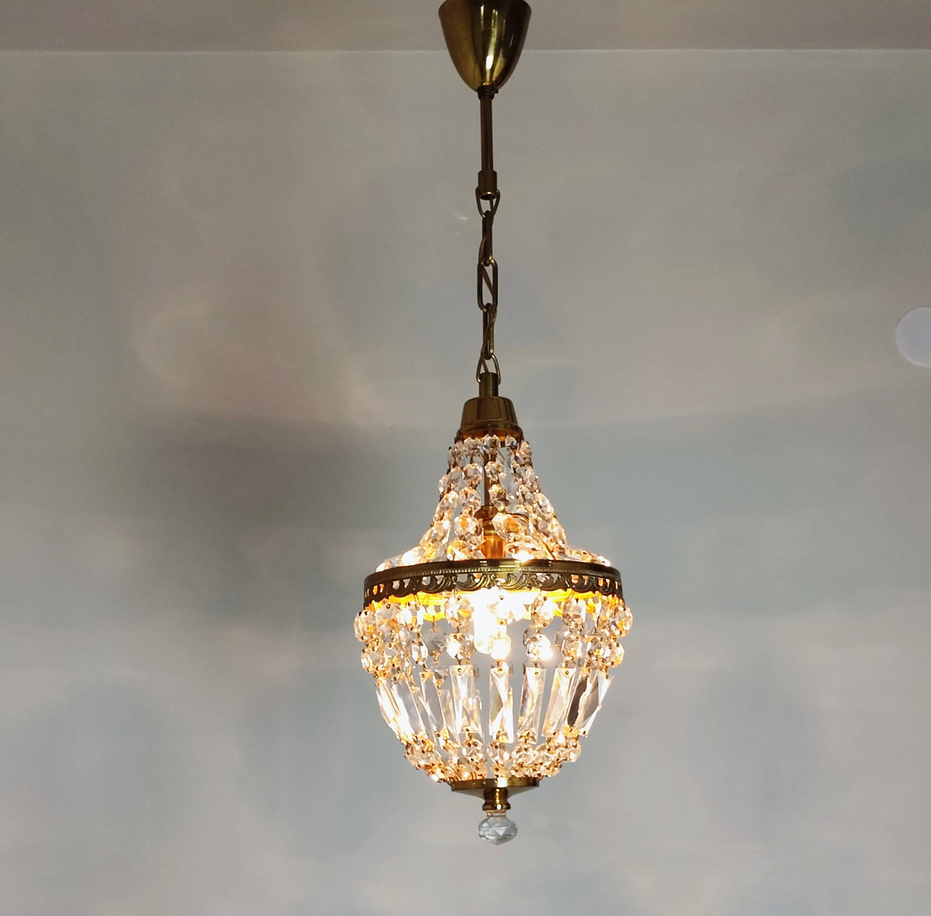 Hot air balloon pendant chandelier