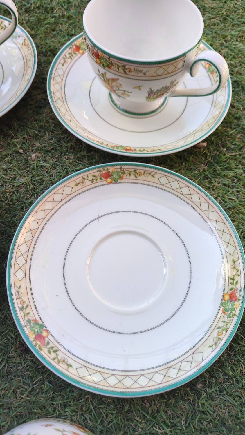 4 Villeroy and Boch Golden Birds tea cups