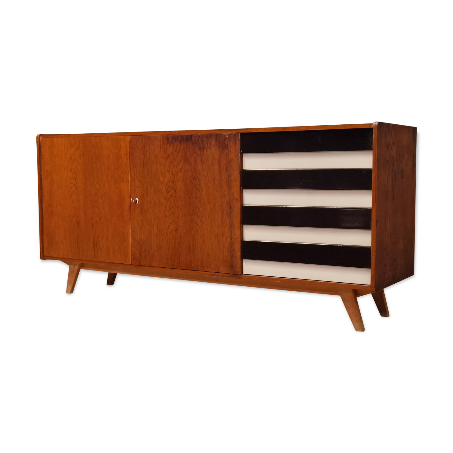 Enfilade U-460 de Jiri Jiroutek par Interier Praha