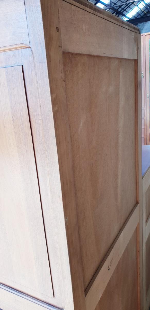 Armoire asymétrique vintage