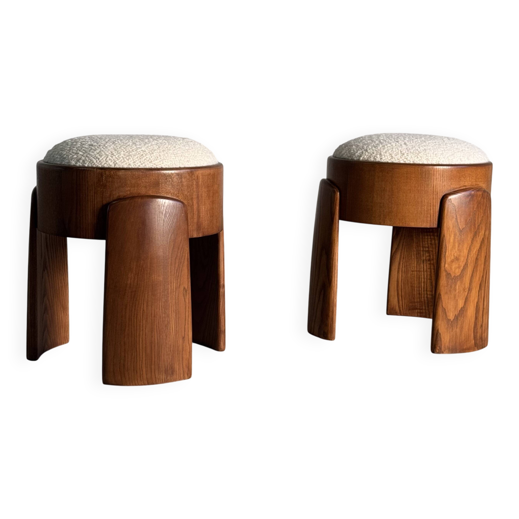 Paire de tabourets en frêne et tissu bouclé Dedar Milano par Forme