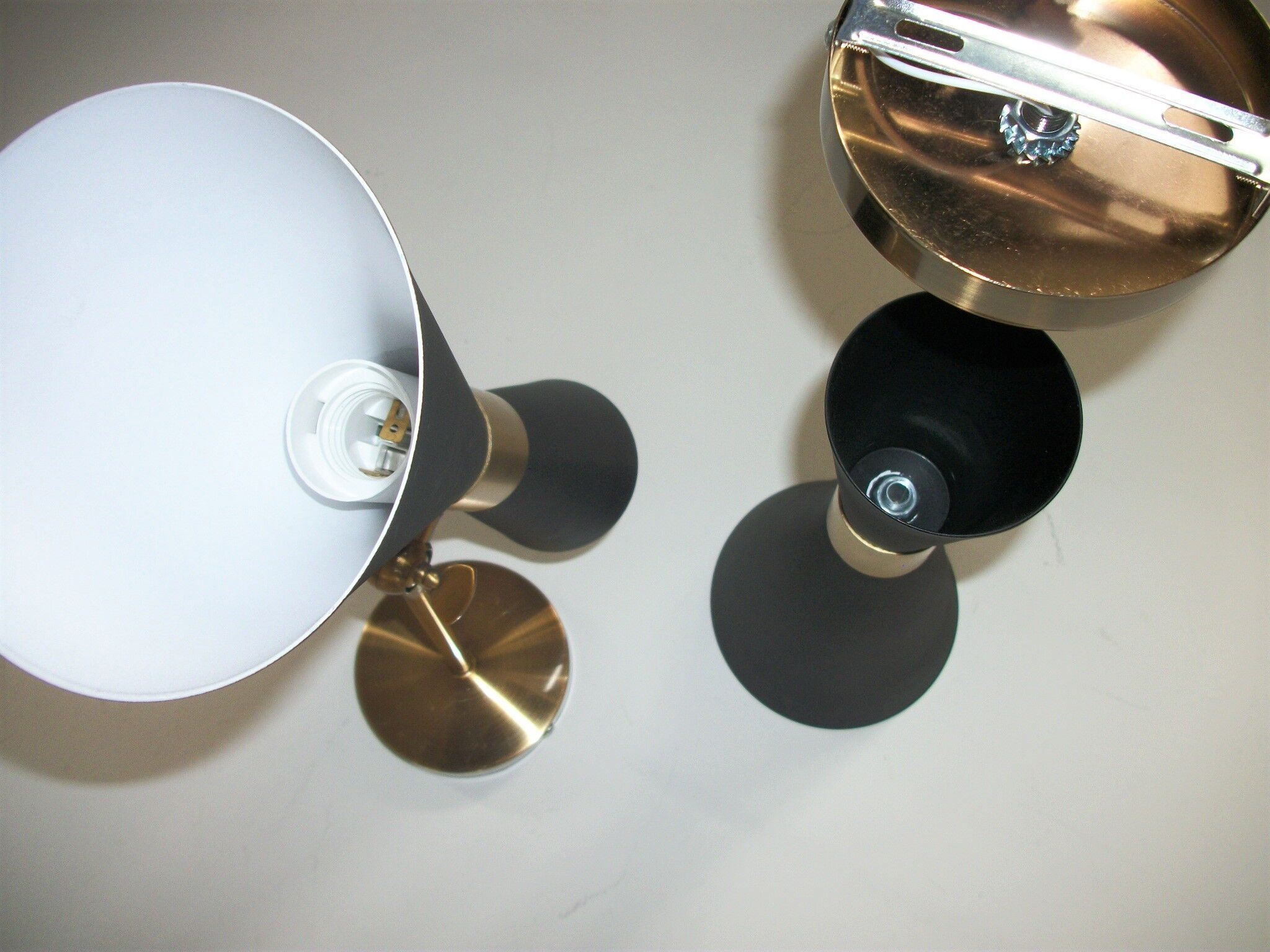 Pair of diabolo appliques