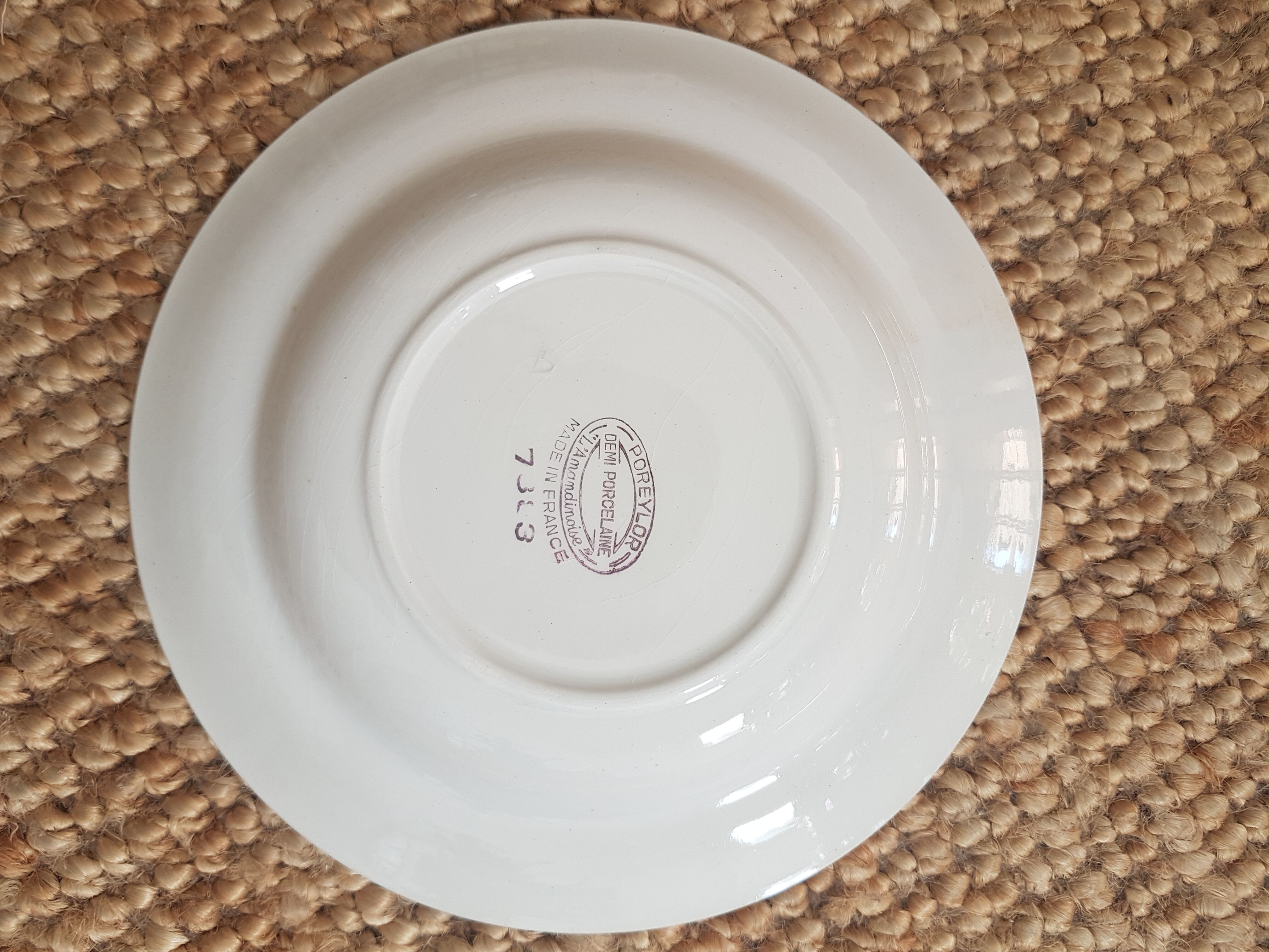 Lot of 4 hollow plates the Almond