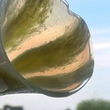 Pichet en verre soufflé opalin.