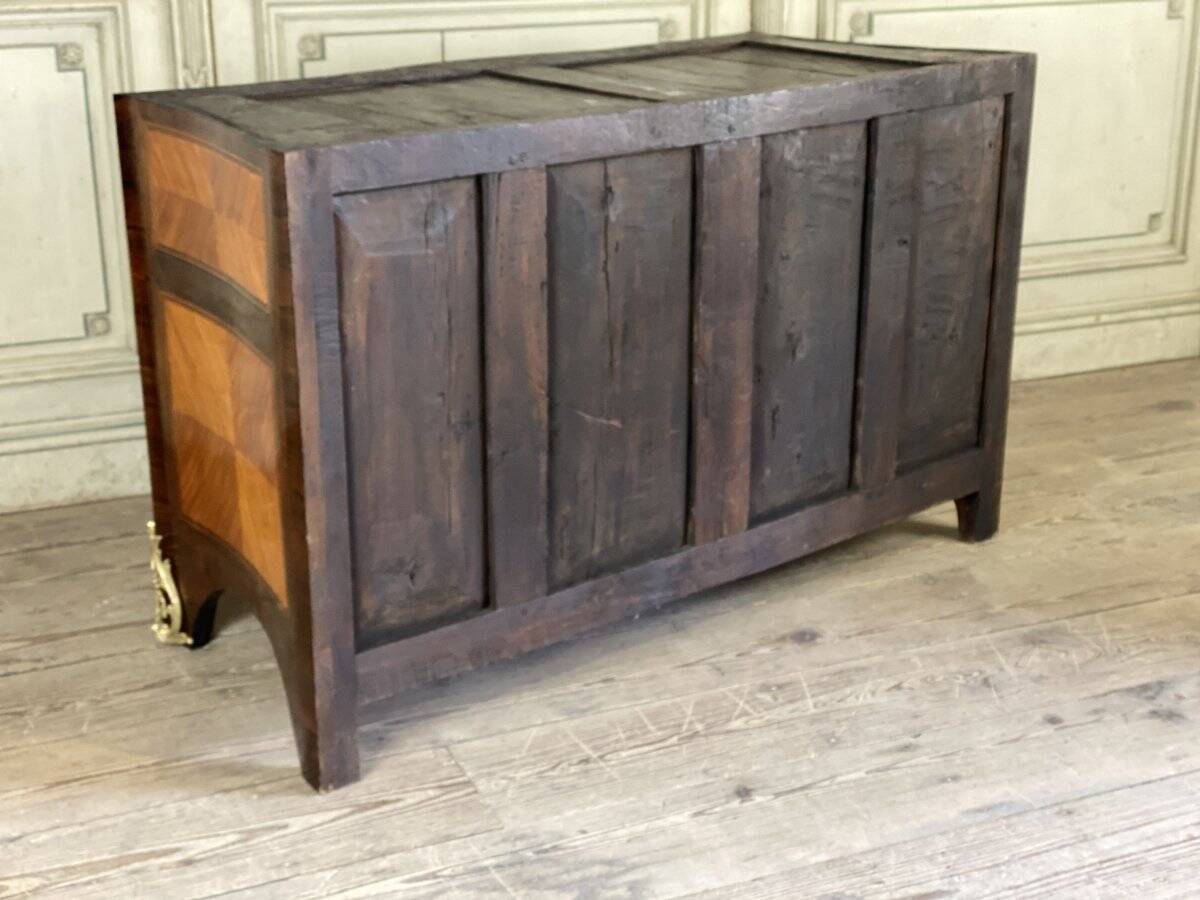 Commode en placage de bois de rose et palissandre, bronze doré, marbre de Rance, Louis XV