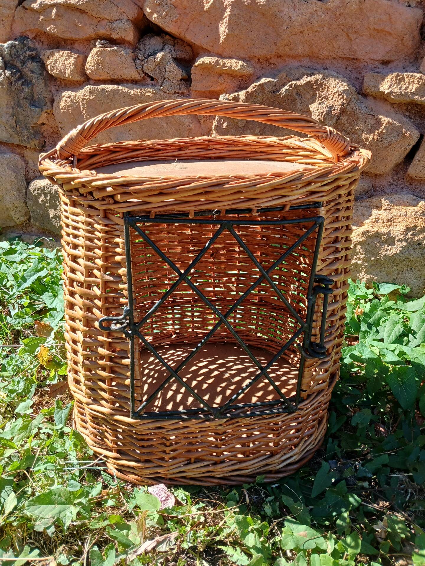 Panier ancien/ porte bouteilles