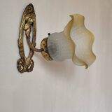 Ancienne applique murale en laiton doré  et tulipe en verre