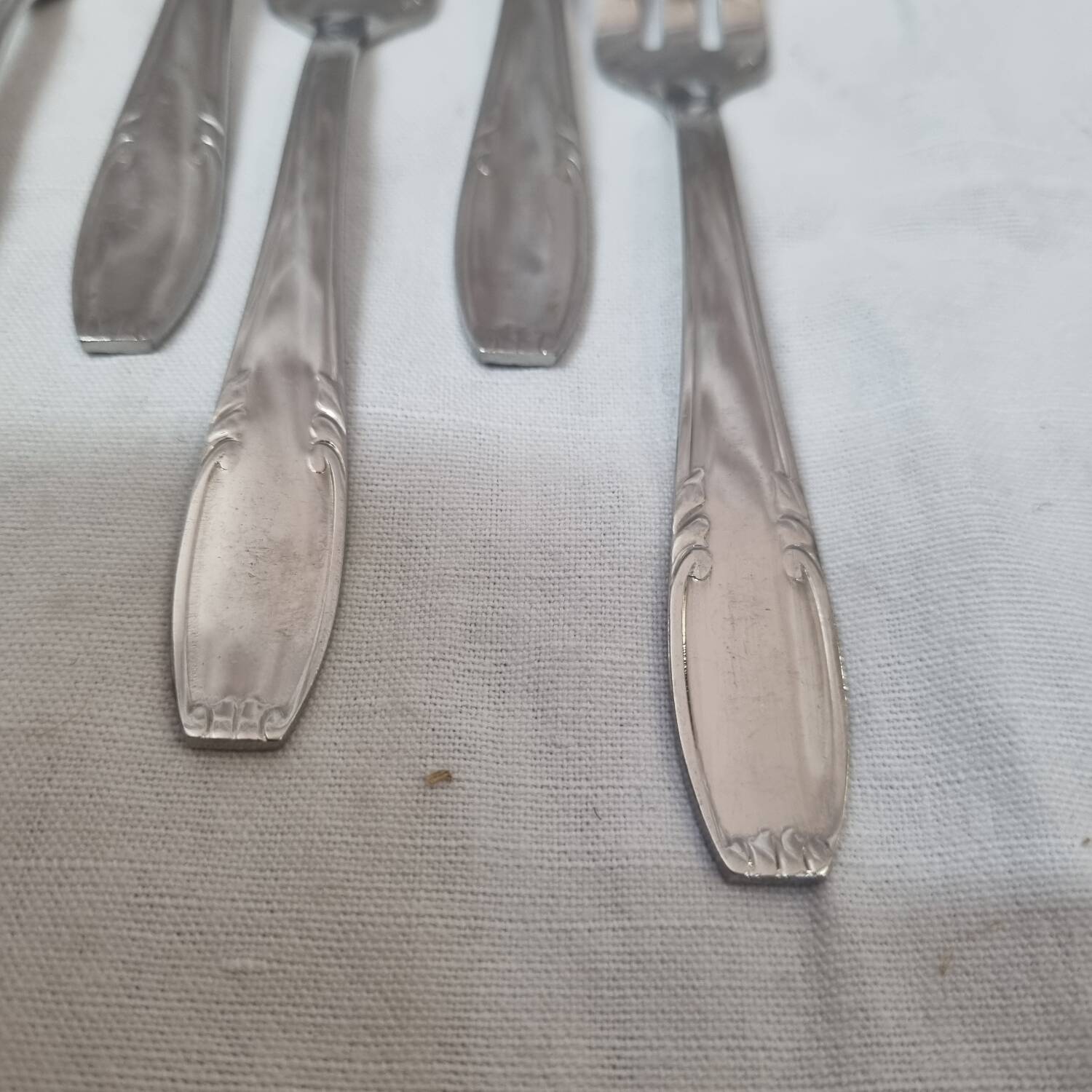 11 oyster forks from 1980