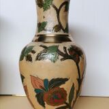 Paire de vases en laiton émaillé