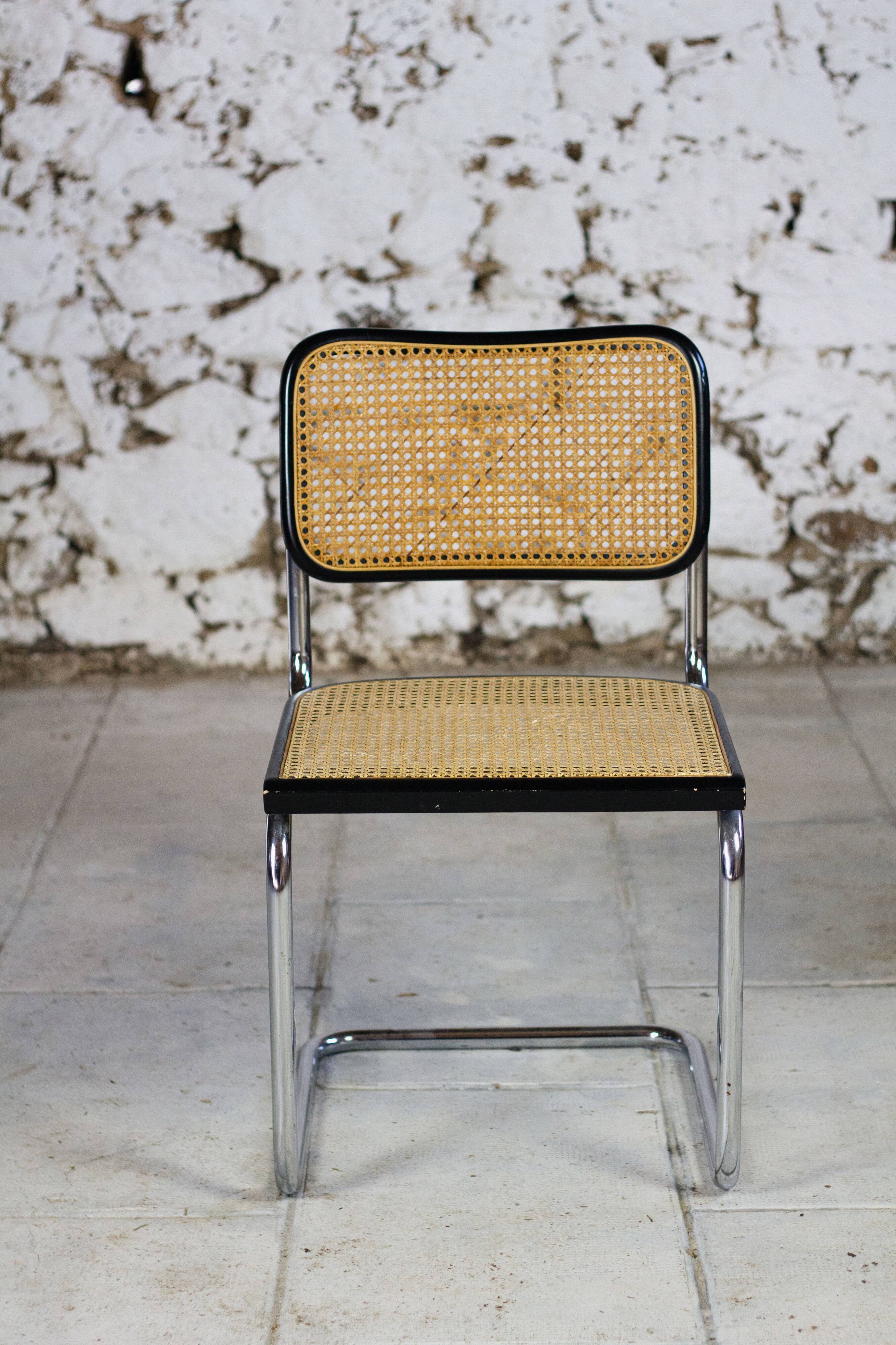 Black b32 chair by Marcel Breuer