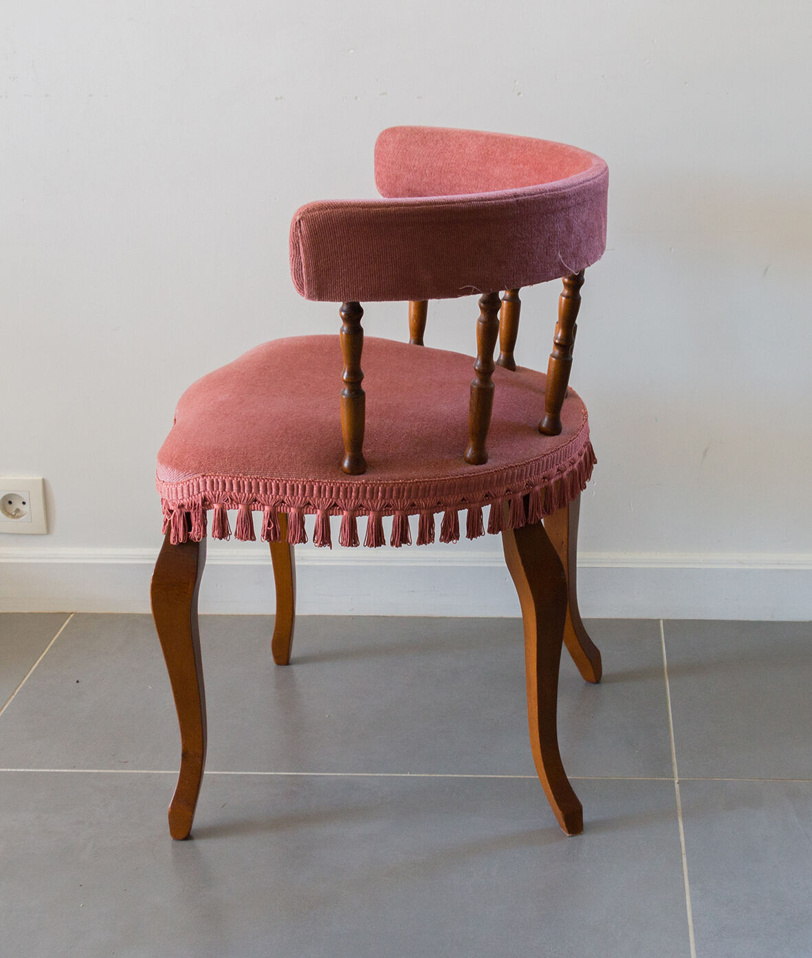Pink velvet chair