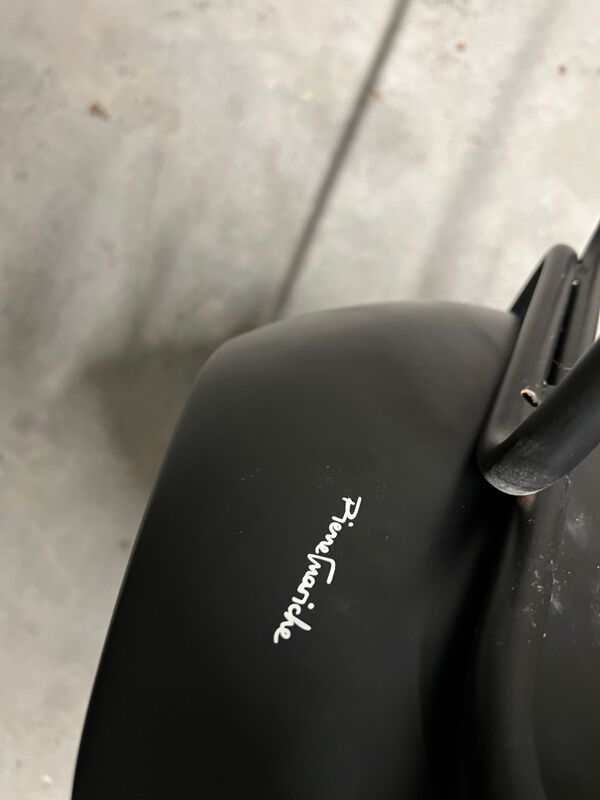 Suite de 4 chaises Pierre Guariche Coquillage