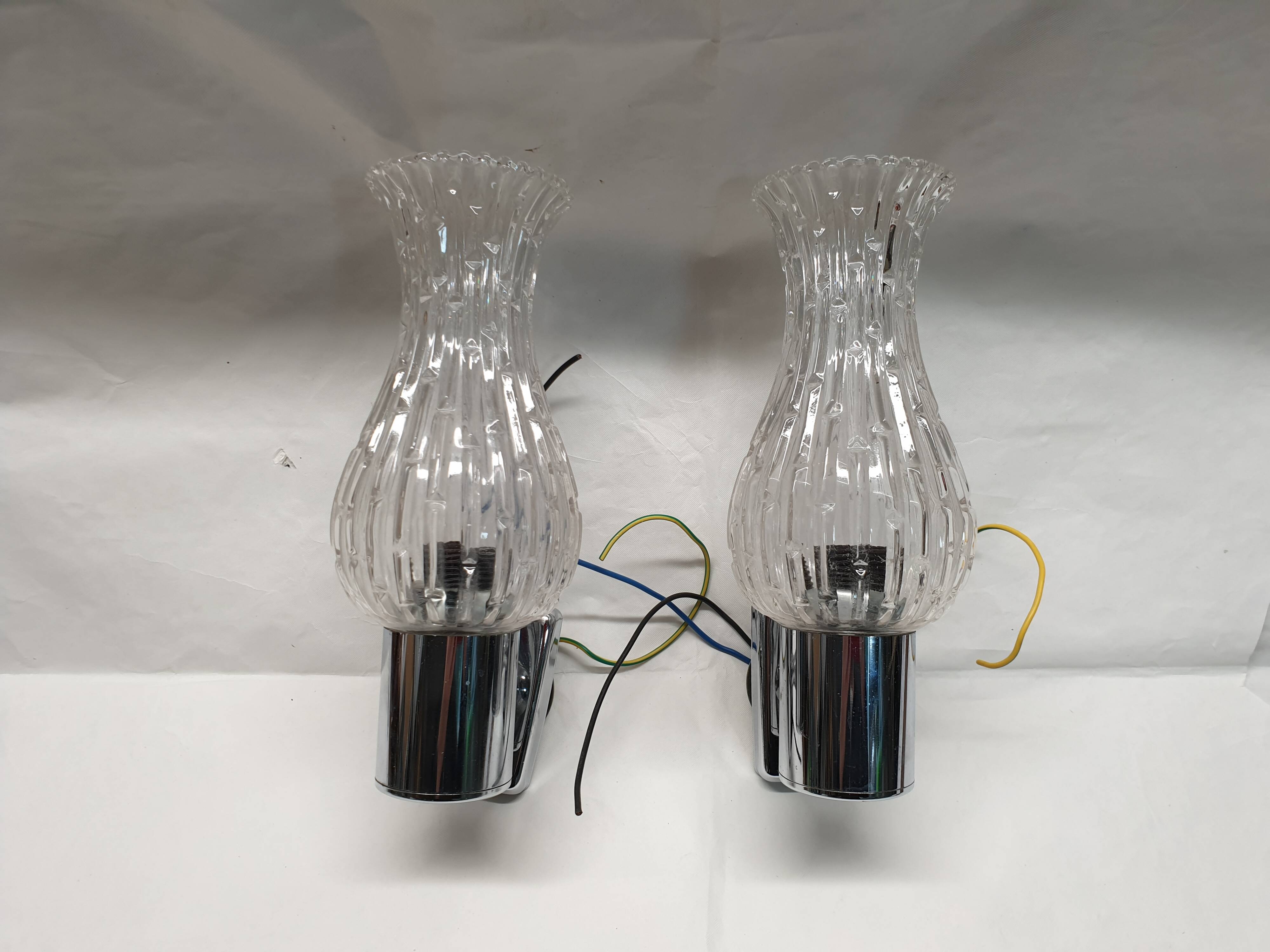 Set of 2 Italian chrome tulip glass wall lights from the 70s